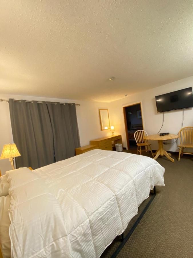 Vanderhoof Hillview Motel מראה חיצוני תמונה